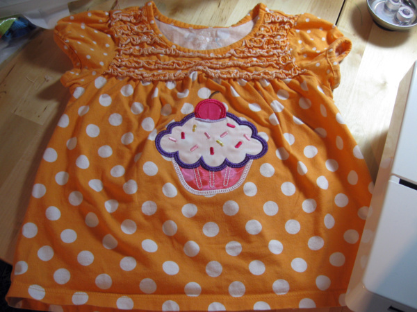 redberrydeals_cupcake_shirt